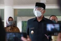 Gubernur Banten Wahidin Halim (tengah). (Foto: Pelopor/Pemprov Banten)