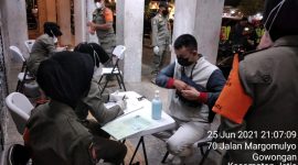 Satpol PP Kota Yogyakarta menjaring pelanggar protokol kesehatan. (Foto: Pelopor/Pemkot Yogya)