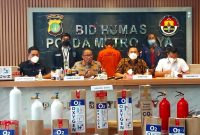 Konfrensi pers Kepolisian menetapkan satu tersangka dalam kasus merubah tabung alat pemadam api ringan (APAR) menjadi tabung oksigen, Jumat, 30 Juli 2021. (Foto:Pelopor.id/Polri)