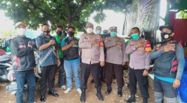 Polsek Cengkareng Bagikan Sembako ke Driver Ojol Daan Mogot. (Foto:Pelopor.id/Polsek Cengkareng)