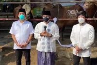 Sandiaga Uno berbagi 1.000 hewan Qurban ditemani Atta Halilintar. (Foto:Pelopor/IG Sandiaga Uno)
