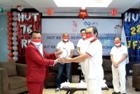 HUT ke-76 RI dan HUT ke-22 JFX dirayakan dengan pemberian apresiasi untuk anggota bursa dan pihak yang terkait dalam perkembangan JFX. (Foto: Pelopor.id/JFX)