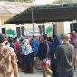 Kerumunan warga di Kegiatan vaksinasi Covid-19 kelurahan Taman Kintamani, RW 08 Desa Jejalen Jaya, Selasa, 3 Agustus 2021. (Foto: Pelopor.id/Rizal)