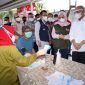 Vaksinasi Bagi Pedagang Bakso Bekasi oleh KemenkopUKM dan Papmiso. (Foto: Pelopor.id/KemenkopUKM)