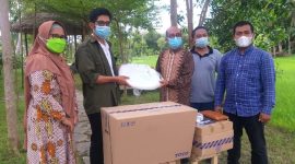 Humas LP2M STP Mataram dan Unit Pengabdian STP Mataram disela-sela kunjungan tim Lembaga Pengandian dan Penelitian Masyarakat (LP2M) STP Mataram, Kamis, 17 September di Bonjeruk. (Foto:Pelopor.id/Humas STP Mataram)