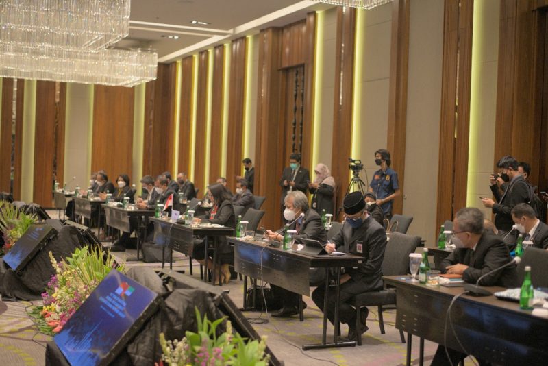 Delegasi Indonesia dalam Plenary Session perundingan putaran pertama Persetujuan Kemitraan Ekonomi Komprehensif Indonesia-Uni Emirat Arab, Kamis (2/9) di Bogor, Jawa Barat. (Foto: Pelopor/Kemendag)