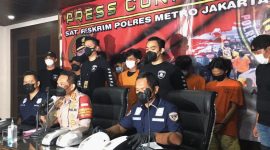 10 Orang Pencuri Spion Mobil Dibekuk Polisi. (Foto:Pelopor.id/Titik)