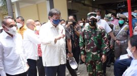 Menko Airlangga Berbincang dengan Penerima Kartu Prakerja Medan. (Foto:Pelopor.id/Kemenko Perekonomian)