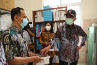 Muhadjir Effendy Tinjau Rumah Sakit Lapangan Covid-19 Balarejo Madiun. (Foto:Pelopor.id)