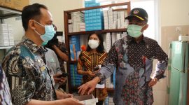 Muhadjir Effendy Tinjau Rumah Sakit Lapangan Covid-19 Balarejo Madiun. (Foto:Pelopor.id)