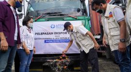 Teten Masduki Lepas Ekspor Briket UKM Binaan LPDB-KUMKM ke Hong Kong dan Irak. (Foto:Pelopor.id/KemenkopUKM)