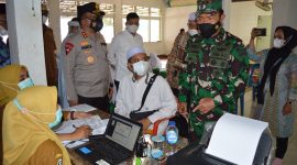 Tiba di Mandailing Natal Pangdam I/BB dan Kapoldasu Tinjau Vaksinasi Massal. (Foto:Pelopor.id/TNI)