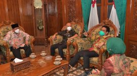 Menteri Desa, Pembangunan Daerah Tertinggal dan Transmigrasi Abdul Halim Iskandar temui Bupati Jepara bahas pengentasan kemiskinan di desa. (Foto: Pelopor/Kemendes PDTT)