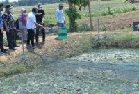 Menteri Desa, Pembangunan Daerah Tertinggal dan Transmigrasi Abdul Halim Iskandar blusukan mengelilingi sejumlah desa di Kabupaten Blora, Jawa Tengah, Sabtu (18/09/2021). (Foto: Pelopor/Kemendes PDTT)