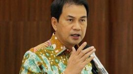 Wakil Ketua DPR Azis Syamsuddin, tersangka kasus dugaan korupsi pemberian hadiah atau janji terkait penanganan perkara yang ditangani oleh KPK di Kabupaten Lampung Tengah. (Foto: Pelopor/Antara)