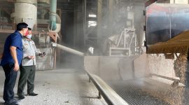 Tepis isu jagung langka, Menteri Pertanian Syahrul Yasin Limpo tinjau stok jagung pabrik pakan. (Foto: Pelopor/Kementan)