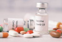 Ilustrasi vaksin dan obat-obatan. (Foto: Pelopor/Unsplash)
