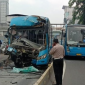 Ditlantas Polda Metro Jaya selidiki penyebab kecelakaan bus Transjakarta di Jalan MT Haryono, Jakarta Timur, pada Senin (25/10/2021). (Foto: Pelopor/Tribratanews)