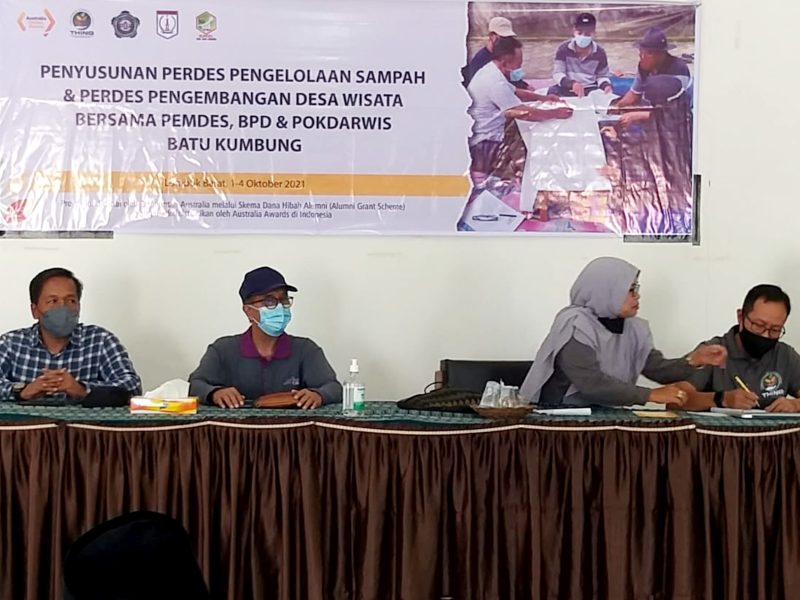 Thinq Consultant Bekali Warga Ilmu Mengelola Sampah Berbasis Masyarakat. (Foto: Pelopor.id/Humas STP Mataram)