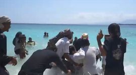 Ritual Mandi Safar, Gili Meno, Lombok, NTB. (Foto: Pelopor.id/Dispar NTB) 