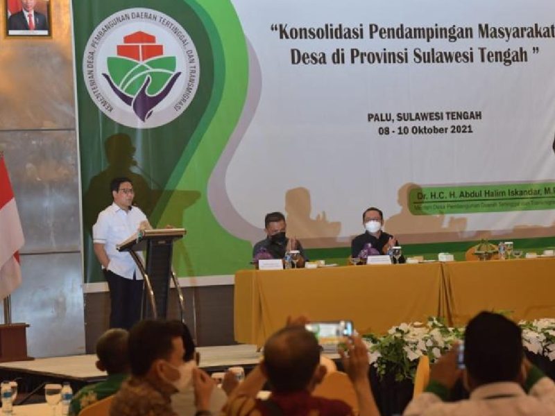 Abdul Halim Iskandar saat menghadiri Rapat Koordinasi Konsolidasi Pendampingan Masyarakat Desa di Best Western Hotel, Palu, Sabtu, 9 Oktober 2021. (Foto:Pelopor.id/Kemendes PDTT)