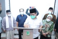 Menteri Desa, Pembangunan Daerah Tertinggal dan Transmigrasi Abdul Halim Iskandar, meresmikan Graha Ahmad Bagdja di Desa Pajawan Kidul, Kuningan, Jawa Barat, Jumat, 1 Oktober 2021. (Foto: Pelopor.id/Kemendes PDTT)