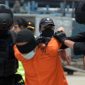 Densus 88 Antiteror Polri menangkap seorang tersangka teroris. (Foto: Pelopor/Tribratanews)