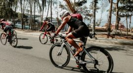 Ilustrasi lomba sepeda dalam ajang triathlon. (Foto: Pelopor/Unsplash)