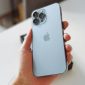 iPhone 13 tampak belakang. (Foto: Pelopor/Unsplash)