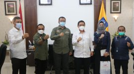 Direktur Operasi I Hutama Karya sekaligus Pembina HK Endurance Challenge Lombok Series Novias Nurendra menemui Gubernur NTB Zulkieflimansyah, didampingi Kepala Dinas PUPR NTB Ridwan Syah, Kepala Dinas Pariwisata NTB Yusron Hadi, serta Ketua Panitia HK Endurance Challenge Octovianus. (Foto: Pelopor/Dispar NTB)