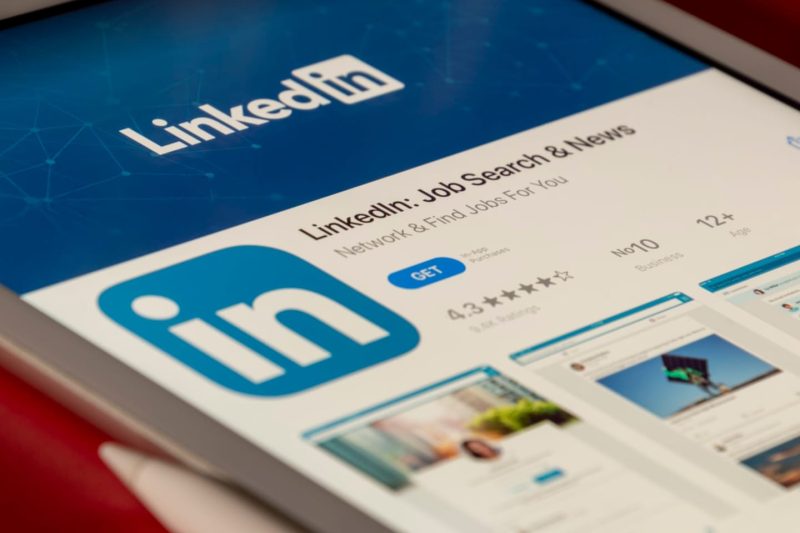 Aplikasi LinkedIn. (Foto: Pelopor/Unsplash)