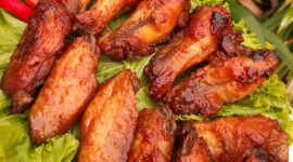 Roasted spicy chicken wings (sayap ayam panggang pedas). (Foto: Pelopor/Instagram @linasutiono)