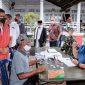 Sandiaga Uno Tinjau Sentra Vaksinasi di Negeri Hitu Lama, Maluku Tengah. (Foto: Pelopor/Kemenparekraf)