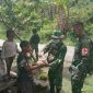 Satgas Yonif Mekanis 403 Salurkan Paket Sembako di di Kampung Kalimo Distrik Waris Kabupaten Keerom, Papua. (Foto: Pelopor/tniad.mil.id)