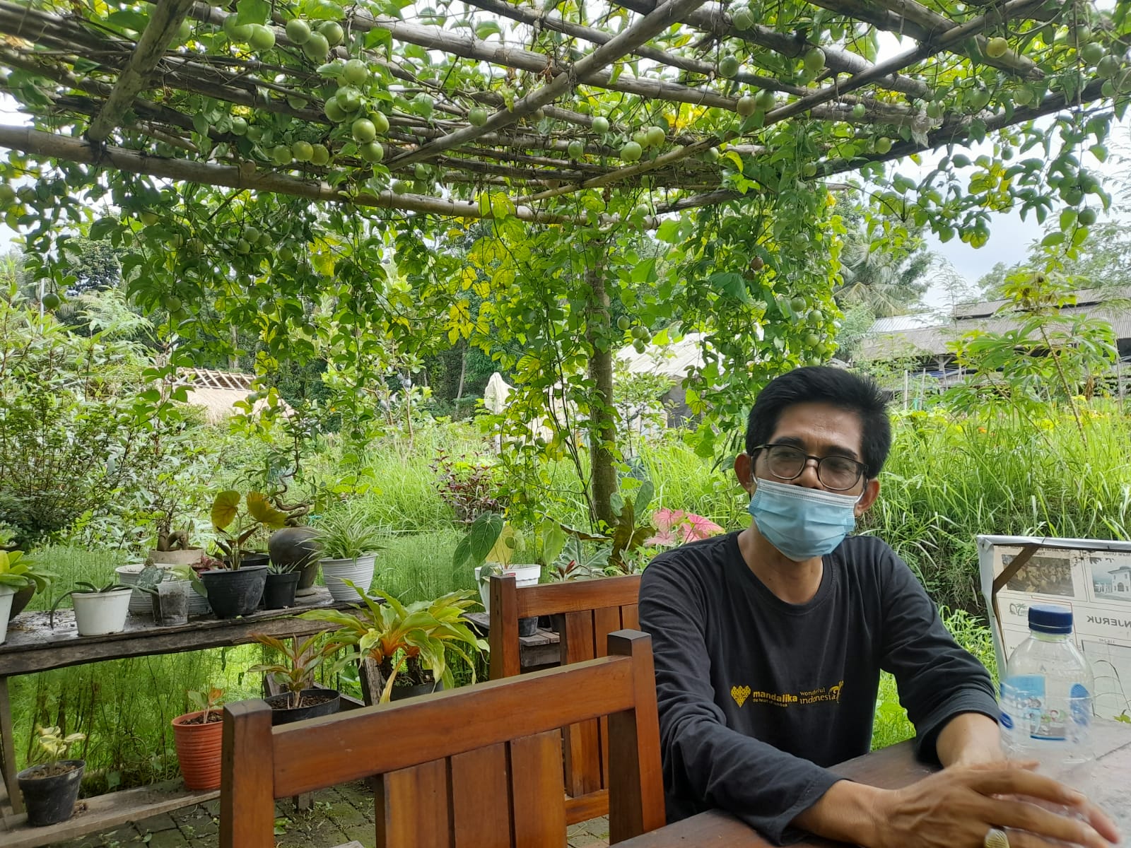 Ketua pokdarwis Bonjeruk Bapak usman