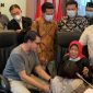 Arteria Dahlan Minta Anggiat Pasaribu Nyanyi Hymne Guru Saat Minta Maaf ke Ibunya. (Foto:Pelopor.id/Aristo Setiawan/jpnn)