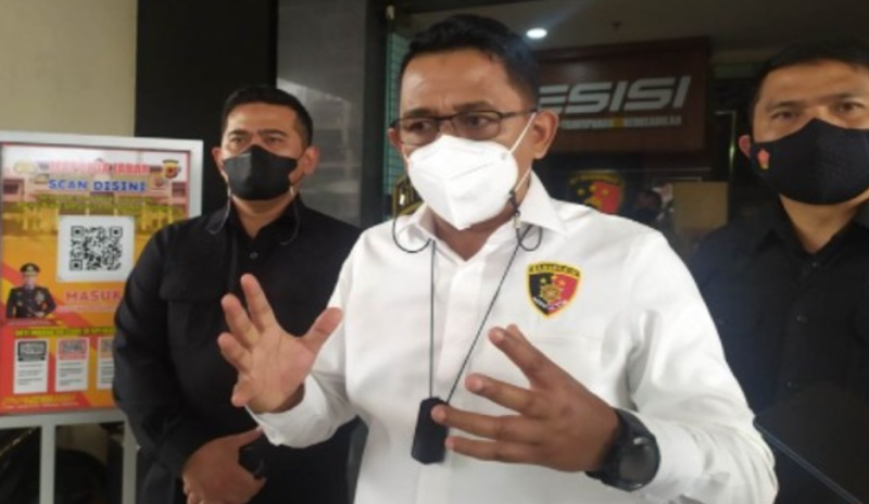 Buka Hotline, Polda Jabar Terima Ratusan Pengaduan Pinjol Ilegal. (Foto: Pelopor/Tribratanews)