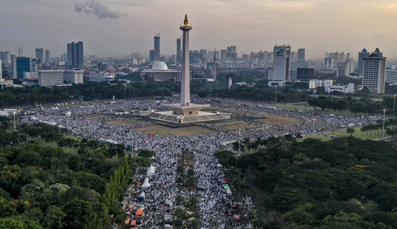 Suasana aksi reuni 212 di kawasan Monas, Jakarta, Senin (02/12/2019). (Foto: Pelopor/Antara Foto/Aruna)