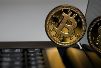 Ilustrasi Bitcoin. (Foto: Pelopor/Unsplash)