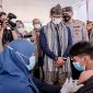 Menparekraf Sandiaga Uno saat meninjau Sentra Vaksinasi Pesona Tatsura, Lombok Tengah, NTB, Rabu (3/11/2021), (Foto:Pelopor.id/Kemenparekraf)