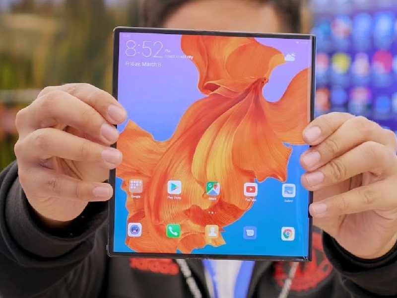 Ponsel Lipat Huawei Mate 10. (Foto:Pelopor.id/YouTube Putu Reza)