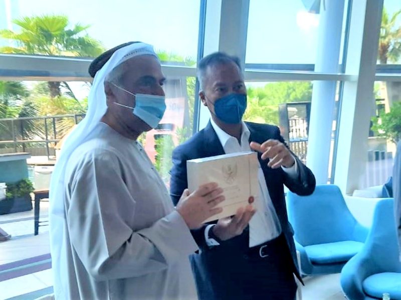 Managing Director Al Khaleej Sugar Co sekaligus Chairman Jamal A-Ghurair Group, Jamal Al-Ghurair saat bertemu dengan Menteri Perindustrian Agus Gumiwang Kartasasmita. (Foto:Pelopor.id/Kemenperin)