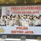 Peras Korban Lewat Aplikasi Kencan, 48 WNA Diamankan Polisi. (Foto: Pelopor.id/Tribrata)