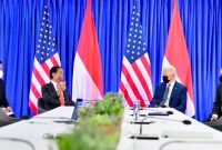 Presiden Joko Widodo melaksanakan pertemuan bilateral dengan Presiden Joe Biden di Scottish Event Campus, Glasgow, Skotlandia, pada Senin (01/11/2021). (Foto: Pelopor/BPMI Setpres/Laily Rachev)