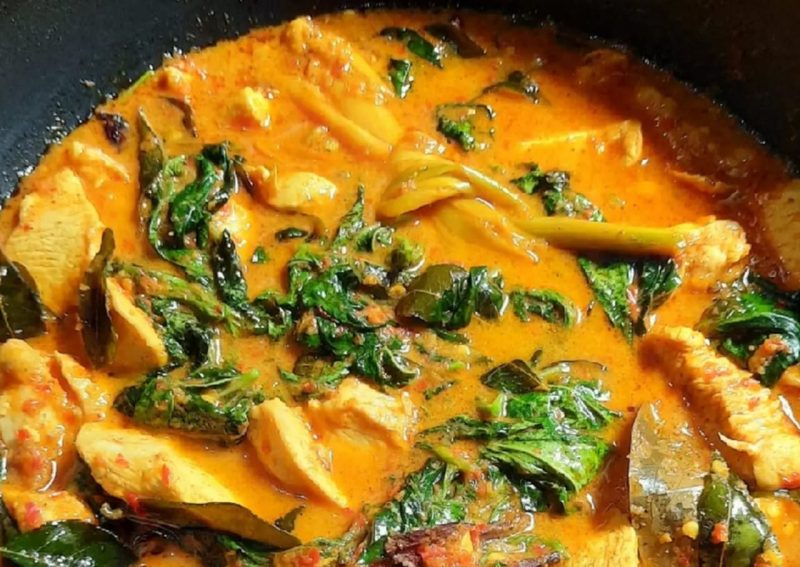 Kari Ayam Molokhia. (Foto: Pelopor/Cookpad)