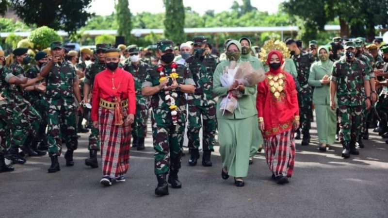 Kepala Staf Angkatan Darat Jenderal TNI Dudung Abdurachman temui Komandan Satuan di Makassar (Foto: Pelopor/tniad.mil.id)