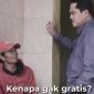 Tangkapan layar video Menteri BUMN Erick Thohir bertanya kepada penjaga toilet di SPBU Pertamina. (Foto: Pelopor/Instagram @erickthohir)