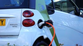 Ilustrasi kendaraan baterai listrik atau electric vehicle. (Foto: Pelopor/Pixabay)