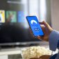 Ilustrasi orang menggunakan aplikasi streaming film. (Foto: Pelopor/Pixabay)