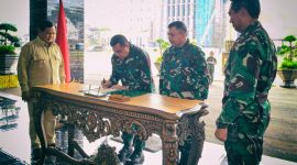 Kasad Andika Perkasa Pimpin Apel Danrem Dandim Terpusat TA. 2021. (Foto: Pelopor/tniad.mil.id)